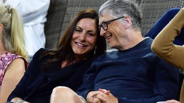 علاقة عاطفية تجمع بيل غيتس وأرملة رئيس “أوراكل”.. ما القصة؟