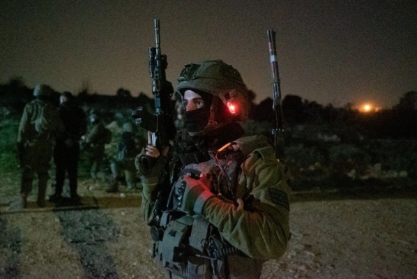 الاحتلال يعتقل شابا من قرية المغير شرق رام الله-الحياة الجديدة