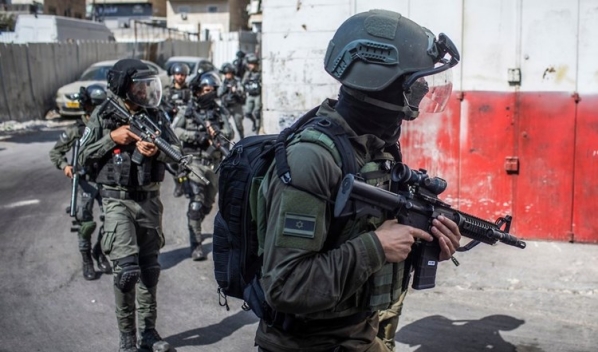 الاحتلال يداهم المحال التجارية في مخيم شعفاط-الحياة الجديدة