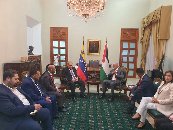 فتوح يسلّم رسالة من الرئيس إلى نظيره الفنزويلي-الحياة الجديدة