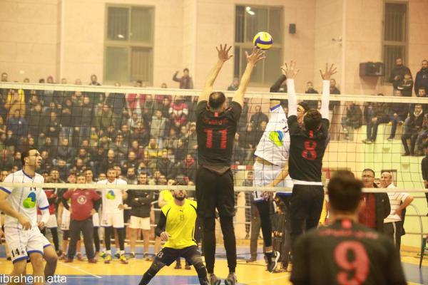 الطائرة الفلسطينية تعاود التحليق بمواجهات صاخبة اليوم وغداً