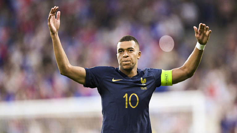 مبابي يرفض الحديث مع الهلال السعودي حول صفقة بقيمة 300 مليون يورو