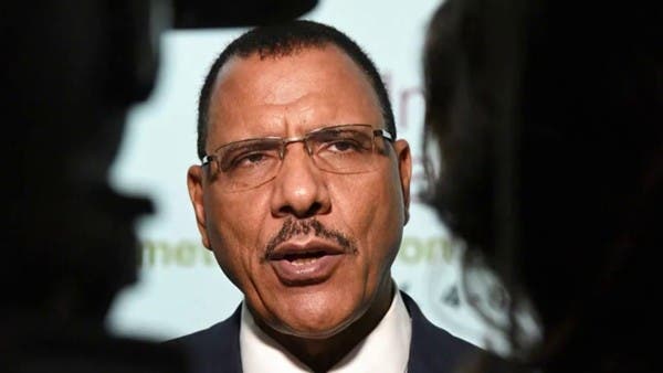 أول رئيس عربي للنيجر.. قصة محمد بازوم الذي يواجه انقلاباً على حكمه
