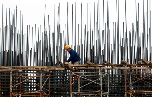 إسرائيل تستقدم 12450 أجنبياً للعمل في الزراعة والبناء والسياحة والتمريض