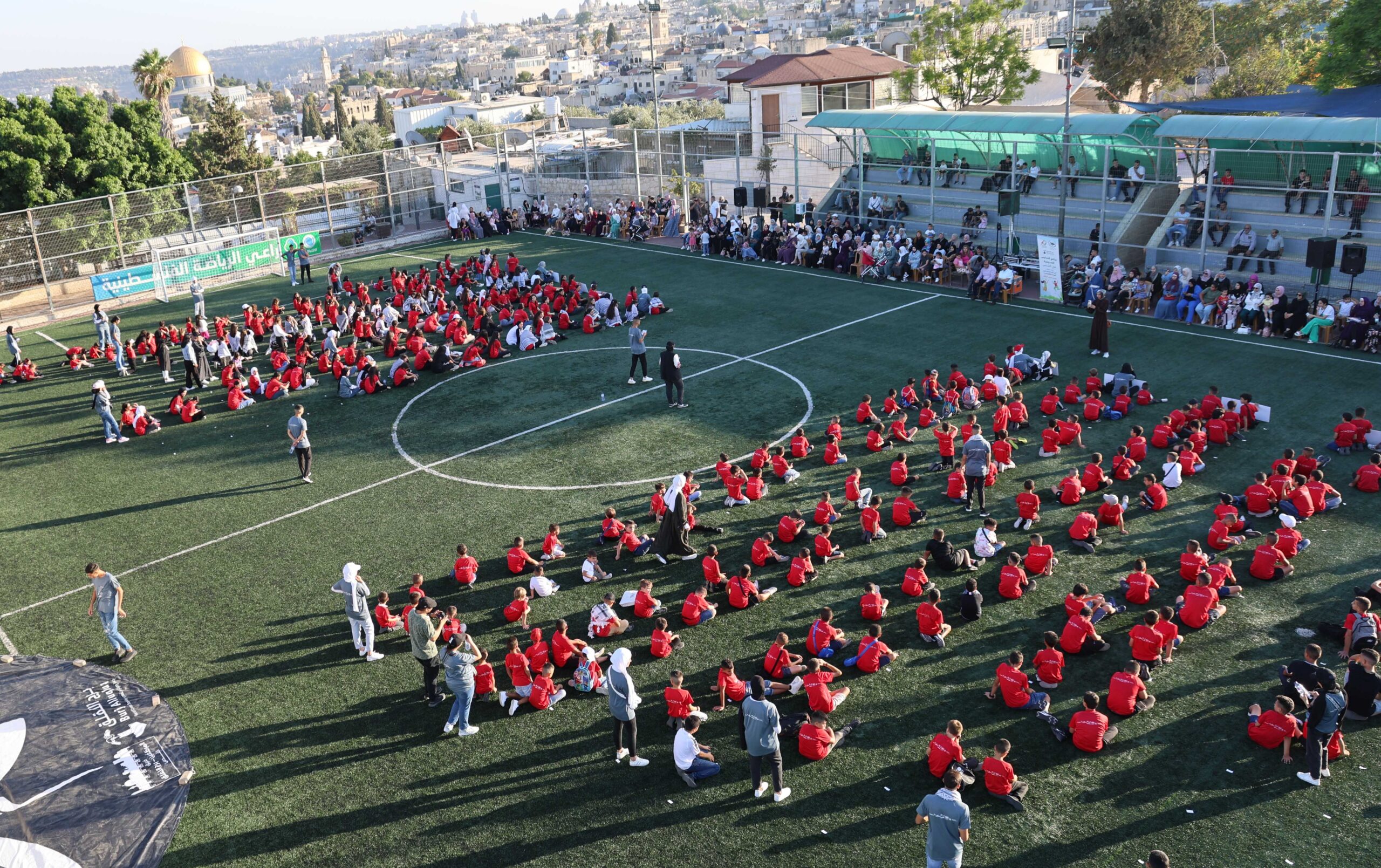 500 طفل مقدسي وعائلاتهم يشاركون في اختتام المخيم الصيفي “أولاد البلد”