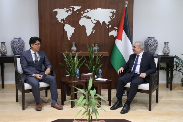 اشتية يستقبل ممثل كوريا الجنوبية لمناسبة انتهاء مهامه الرسمية-الحياة الجديدة