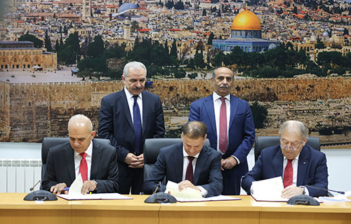 الحكومة توقع مع ائتلاف من ثلاث شركات عقد إنشاء صوامع القمح