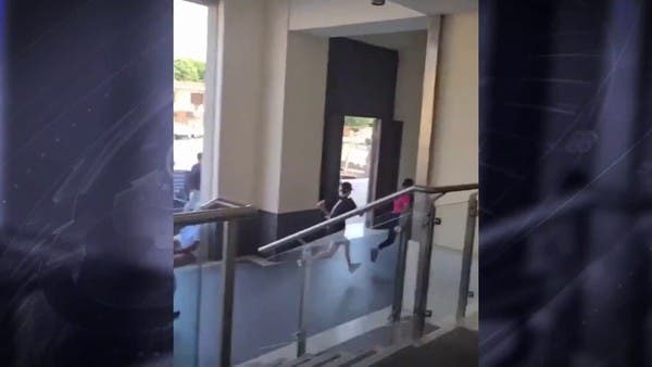 في وضح النهار.. ما سر تفشي ظاهرة نهب المتاجر الشهير في المدن الغربية؟