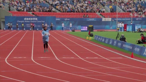 فيديو يظهر ما فعلت.. عدّاءة صومالية تجرّ “فضيحة” لبلادها