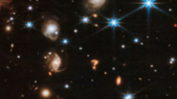 إشارات استفهام من قلب السماء.. هل يخبرنا الكون شيئاً؟