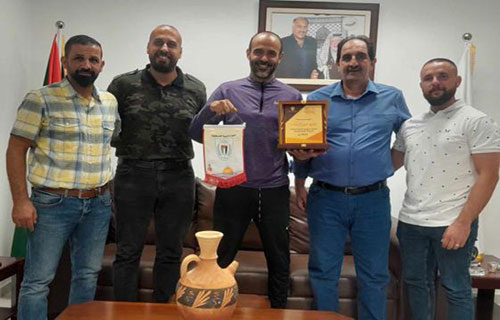 حجة يستقبل مدرب منتخب إيرلندا للكاراتيه