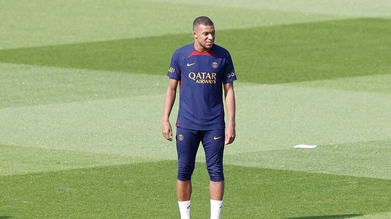 باريس سان جيرمان.. خطوة جديدة لطرد “مبابي” من “حديقة الأمراء”