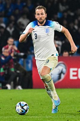 مايكل أوين ينصح هاري كين بعدم الانضمام لـ “البافاري”