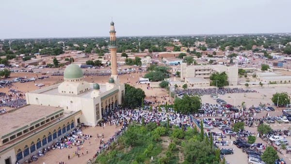 مظاهرات للآلاف من مؤيدي المجلس العسكري في النيجر ضد فرنسا و”إيكواس”