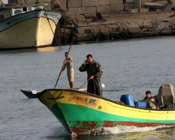 الاحتلال يفرج عن صياديْن من غزة اعتقلهما اليوم-الحياة الجديدة