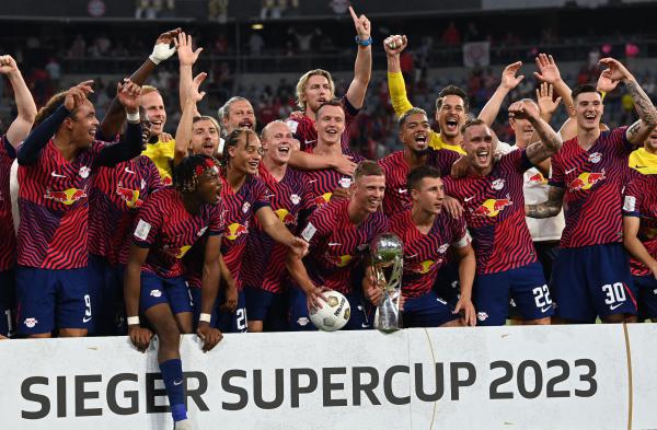 بايرن ميونيخ يسقط بـ “هاتريك” أولمو ولايبزج يتوج بكأس السوبر