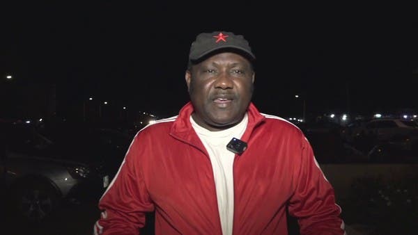 مؤيدون للمجلس العسكري في النيجر يحرسون الأحياء السكنية