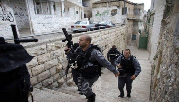 سلطات الاحتلال تستدعي مقدسيا للتحقيق وتمدد اعتقال آخرين-الحياة الجديدة