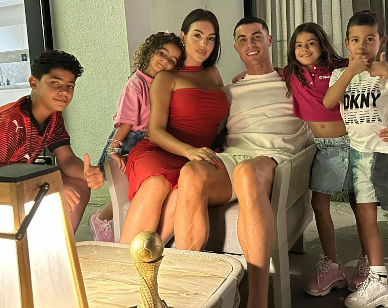 جورجينا تحتفل على طريقتها بإنجاز رونالدو التاريخي