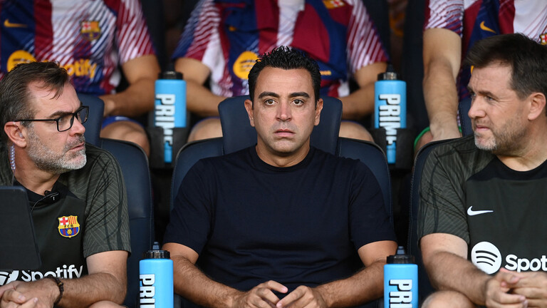 إيقاف مدرب برشلونة تشافي مباراتين بعد طرده أمام خيتافي