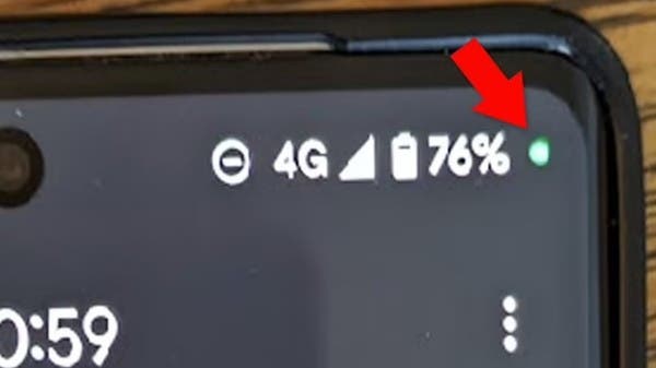 هل أنت مُراقب؟ “نقطة خضراء” لا تتجاهلها أبدا على شاشة هاتف “أندرويد”