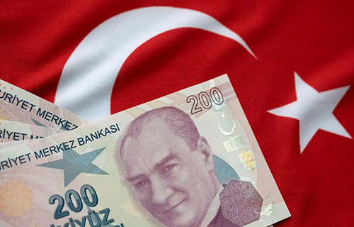 تركيا تتخلى عن برنامج لحماية الودائع بالليرة