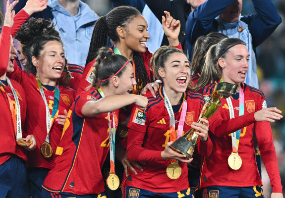 تتويج إسبانيا بمونديال السيدات انتصار شخصي لفيلدا وعودة الى أرض الواقع لإنكلترا وفيخمان