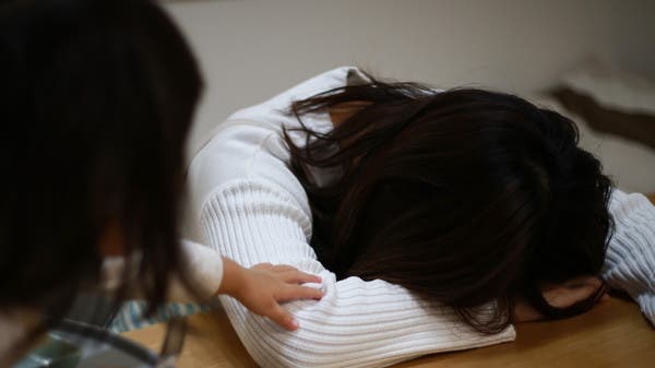 ظنتها نائمة.. طفلة في مصر رقدت بجوار جثة أمها 6 أيام!