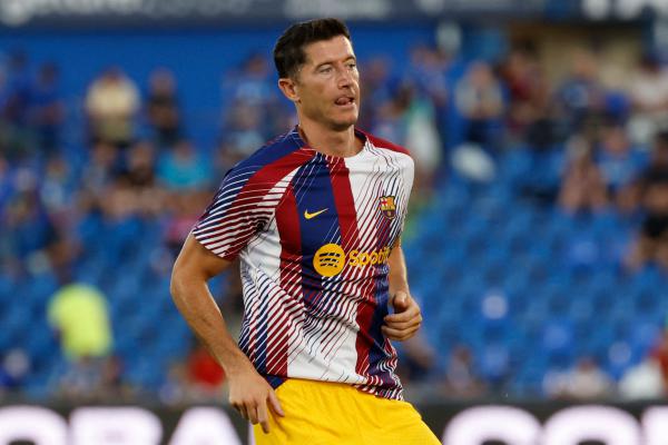 ليفاندوفسكي: هاري كين مهاجم خارق