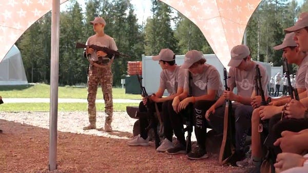 إقامة معسكرات لتدريب طلاب المدارس على الأنشطة العسكرية في روسيا.. لماذا؟