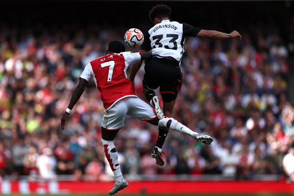 وست هام يرتاد الصدارة مؤقتاً وأرسنال يتعثر ومانشستر يونايتد يعود من بعيد