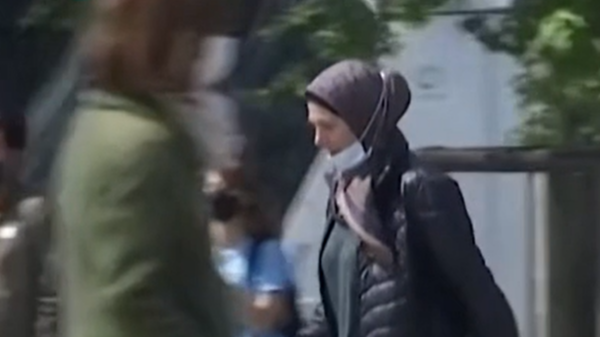 حكومة فرنسا تبرر.. لهذا حظرنا العباءة في المدارس