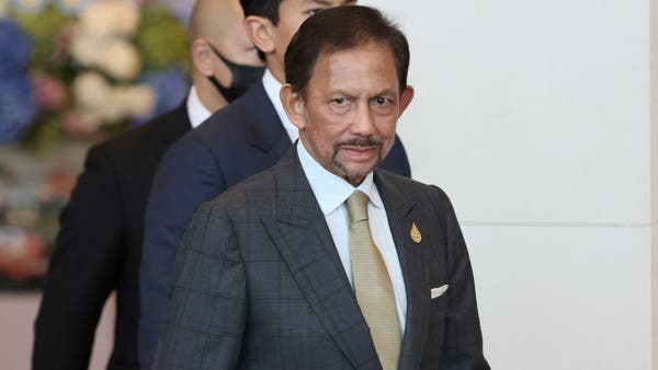 قصر وسيارات تتخطى قيمتها 5.6 مليارات دولار.. جزء من ممتلكات هذا الرجل!