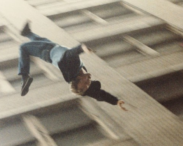 مصرع شاب سقط من علو وسط القطاع-الحياة الجديدة