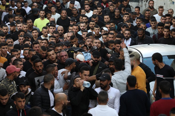 تشييع جثمان الشهيد عايد القني في كفر قليل-الحياة الجديدة