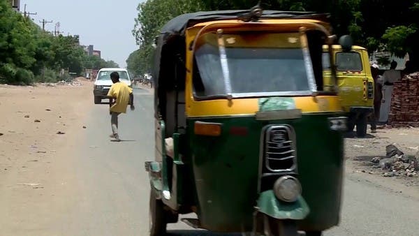 شلل في قطاع المواصلات بالخرطوم بسبب الحرب وغلاء البنزين