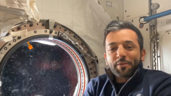 بعد 6 أشهر بالفضاء.. شاهد ماذا قال النيادي قبيل العودة للأرض؟