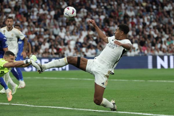 أنشيلوتي يثني على بيلينجهام.. واللاعب في قمة السعادة