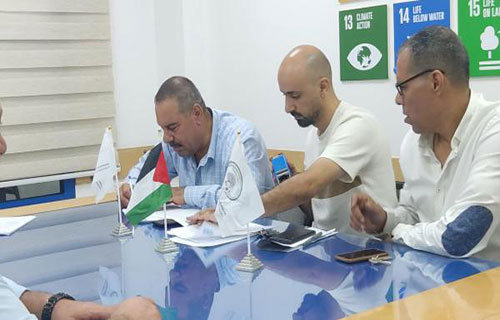 اتحاد الكرة وبرنامج الأمم المتحدة الإنمائي يوقعان اتفاقية إعادة تأهيل ملعب فلسطين