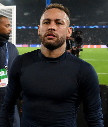 “عشنا الجحيم أنا وميسي في سان جرمان”