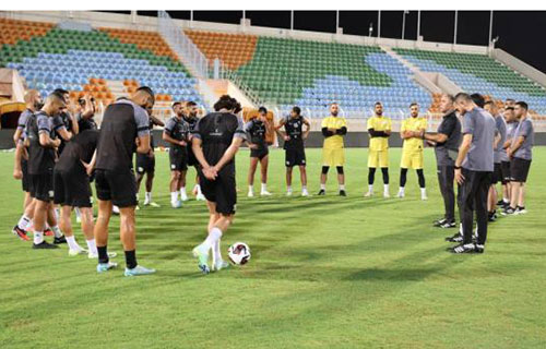 “الفدائي” في اختبار خارجي مهم أمام عُمان