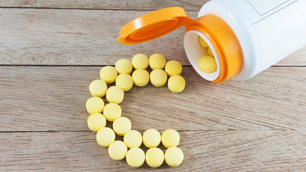 “تغذي الأورام السرطانية”.. تحذير من تناول مكملات فيتامين C