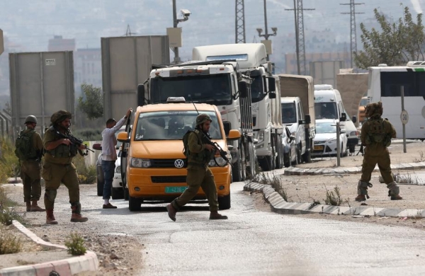 قوات الاحتلال تحتجز فتاتين عند حاجز حوارة العسكري-الحياة الجديدة