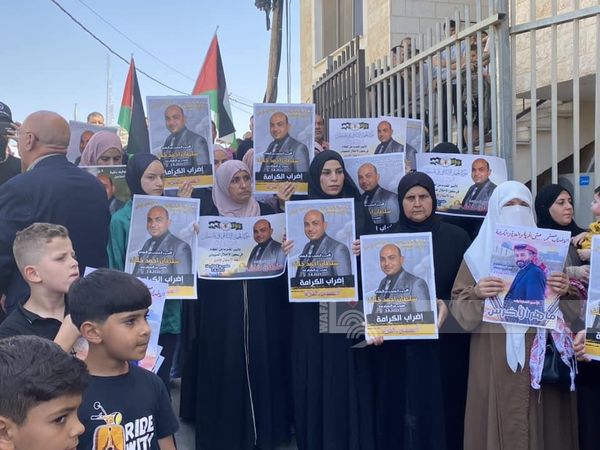 العشرات في جنين يشاركون في وقفتين داعمتين للأسرى-الحياة الجديدة