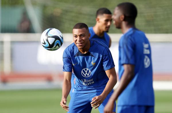 ريال مدريد يحضّر “شرطا مبتكرا” لحماية مبابي من الإغراءات الخليجية