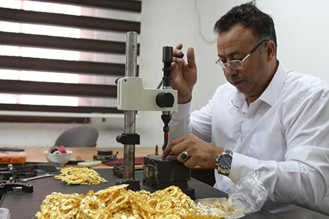 تدمغ 1.65 طن ذهب الشهر الماضي