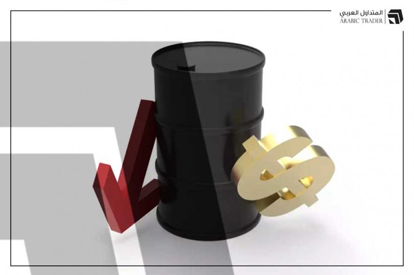 النفط يتجه لتحقيق مكاسب أسبوعية قياسية متجاهلا انخفاضه بالتعاملات