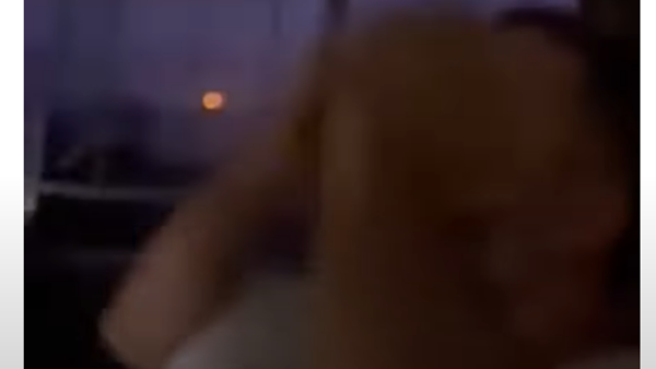 صراخ سكانها يحبس الأنفاس.. لحظة اجتياح المياه عمارة في درنة