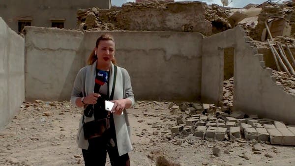 سعيد وزوجته يفضلان البقاء في بيتهم المهدم على الخيام