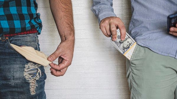 شاب عمره 28 عاما تقاضى 113 ألف دولار خلال سنة من عمل جانبي